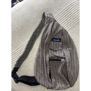 Kavu Chevron Pattern Crossbody Sling Bag in Black and White